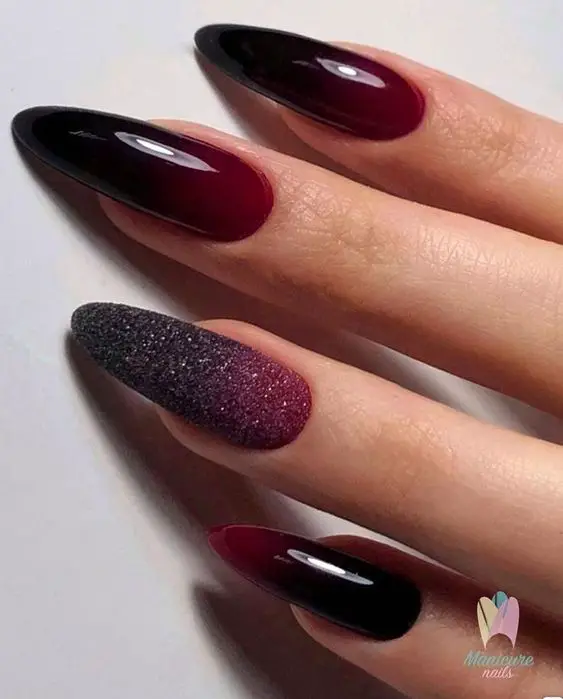 Degrade de unhas vermelho com preto