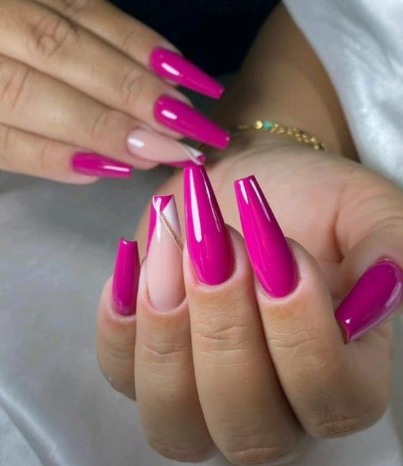 Modelo de Unhas bailarina de gel decoradas 2023 cor de rosa