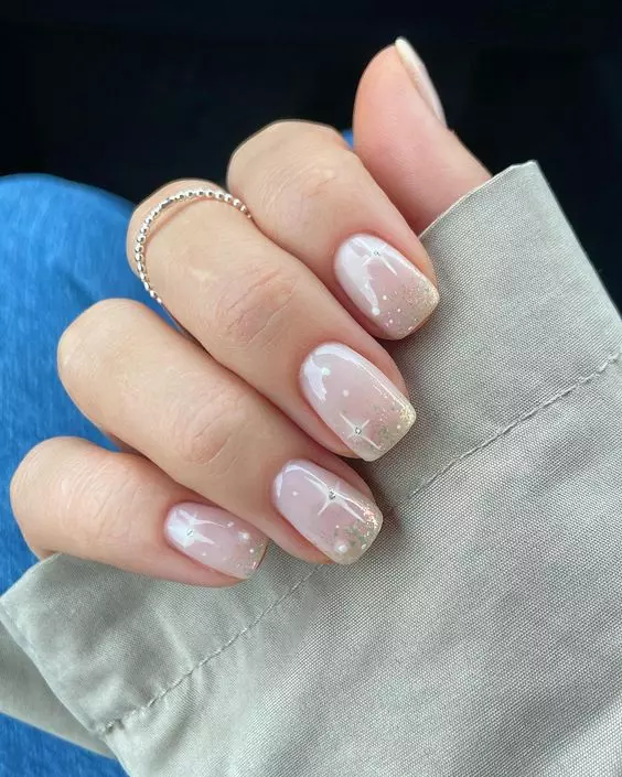 unhas quadradas delicadas bonitas