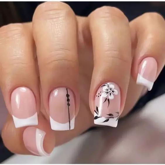 unhas quadradas francesinhas com detalhes florais