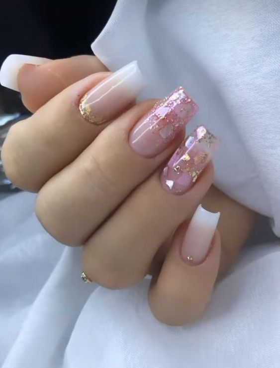 nail art transparente rosa